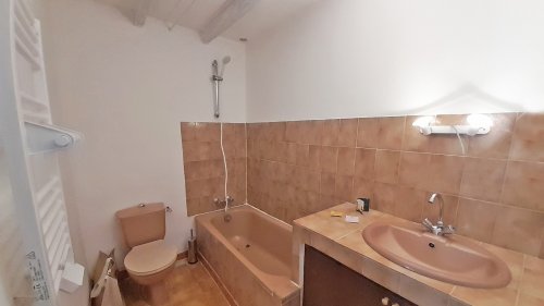 Gite 4 6 personnes camping Naturiste Domaine du Petit Arlane Vanensole salle de douche