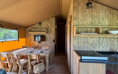 Lodge kenya domaine naturiste petit arlane à valensole